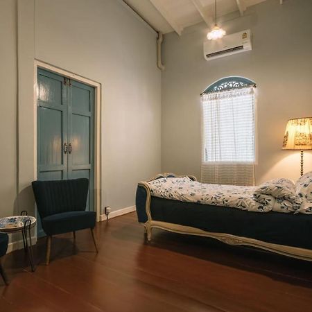 Lhong Yaowarat Hostel Бангкок Экстерьер фото
