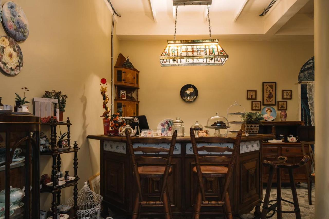 Lhong Yaowarat Hostel Бангкок Экстерьер фото