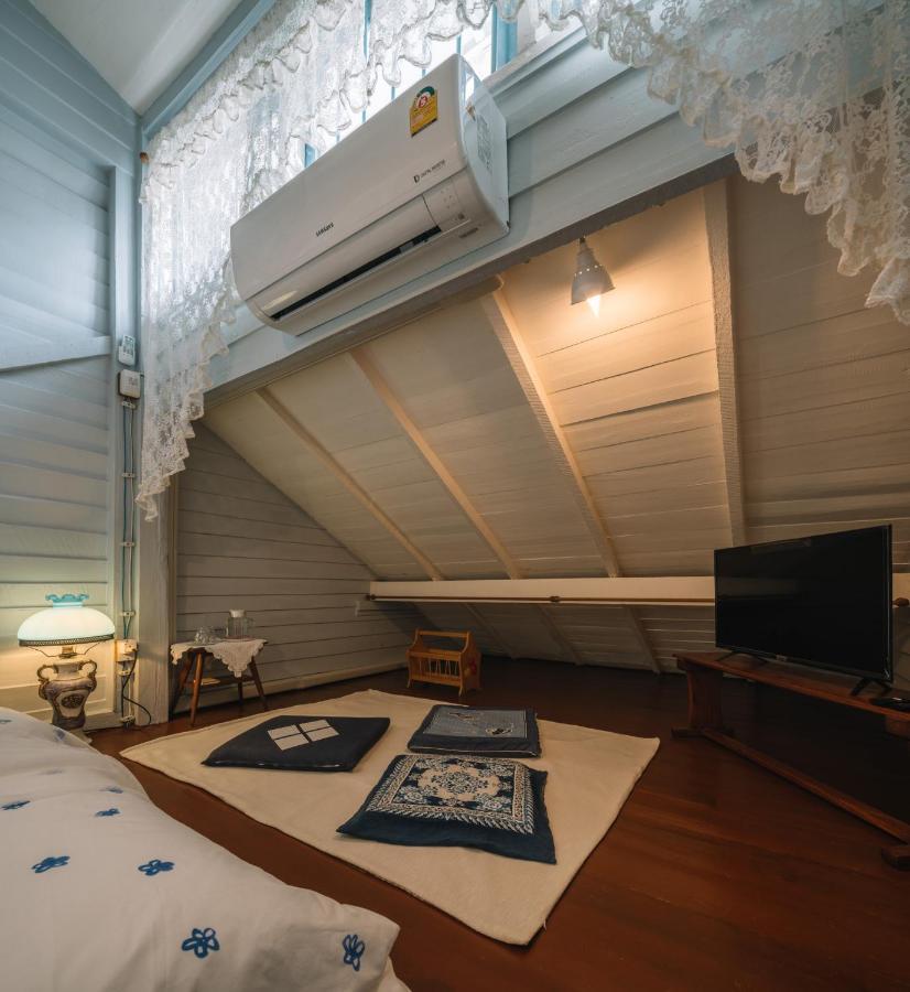 Lhong Yaowarat Hostel Бангкок Экстерьер фото